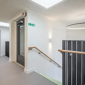  Apartment Luxurious Central With Balcony